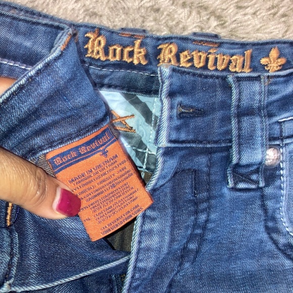 Men’s Rock Revival jeans - Picture 4 of 8